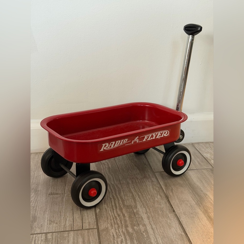 Radio Flyer Classic Red Kids Wagon - Picture 2 of 2